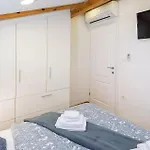 Miandri Nyaraló Zára