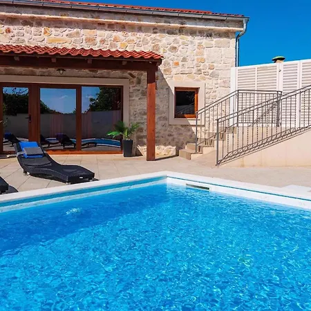 Miandri Holiday home